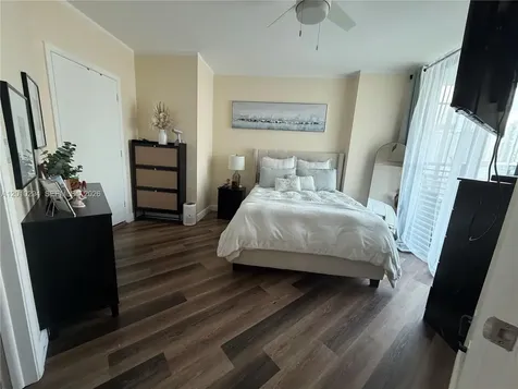 350 S Miami Avenue Miami FL 33130