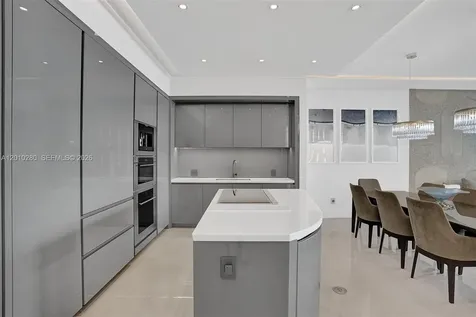 18975 Collins Avenue Sunny Isles Beach FL 33160