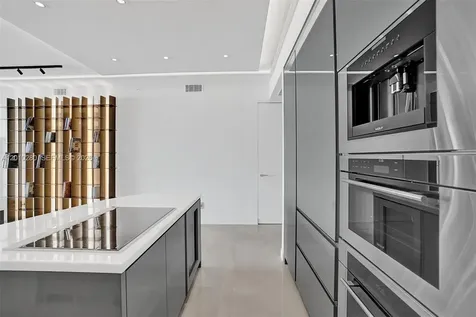 18975 Collins Avenue Sunny Isles Beach FL 33160