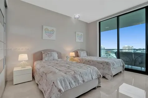 18975 Collins Avenue Sunny Isles Beach FL 33160