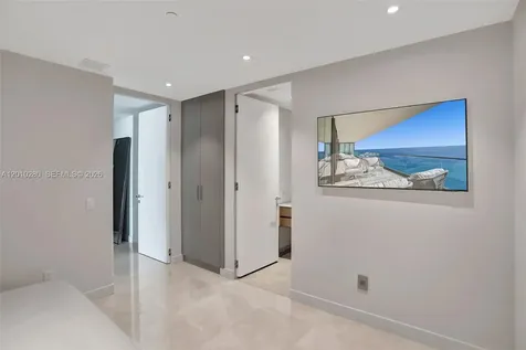 18975 Collins Avenue Sunny Isles Beach FL 33160
