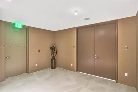 18975 Collins Avenue Sunny Isles Beach FL 33160