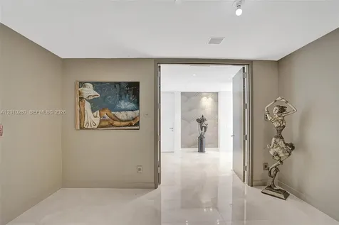 18975 Collins Avenue Sunny Isles Beach FL 33160