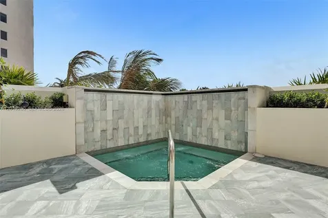 18975 Collins Avenue Sunny Isles Beach FL 33160