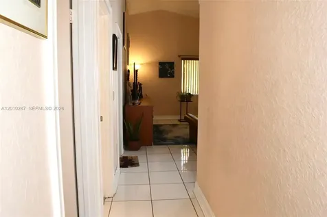 1231 SW 102nd Avenue Pembroke Pines FL 33025