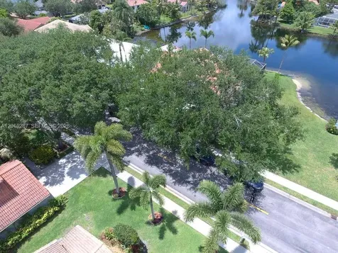 1231 SW 102nd Avenue Pembroke Pines FL 33025