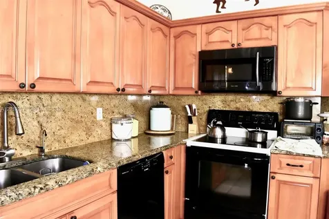 1231 SW 102nd Avenue Pembroke Pines FL 33025