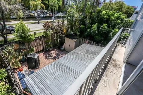 928 NE 27th Avenue Hallandale Beach FL 33009