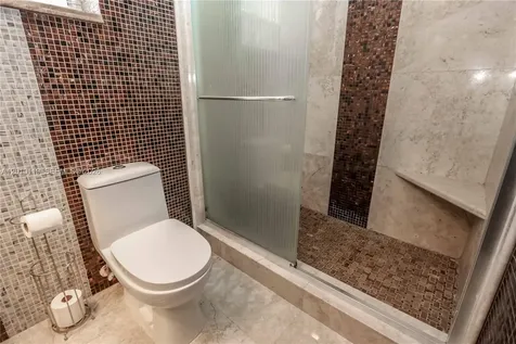 928 NE 27th Avenue Hallandale Beach FL 33009