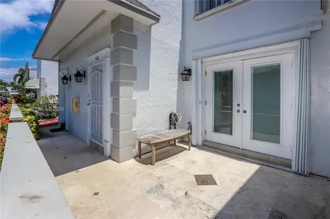 928 NE 27th Avenue Hallandale Beach FL 33009