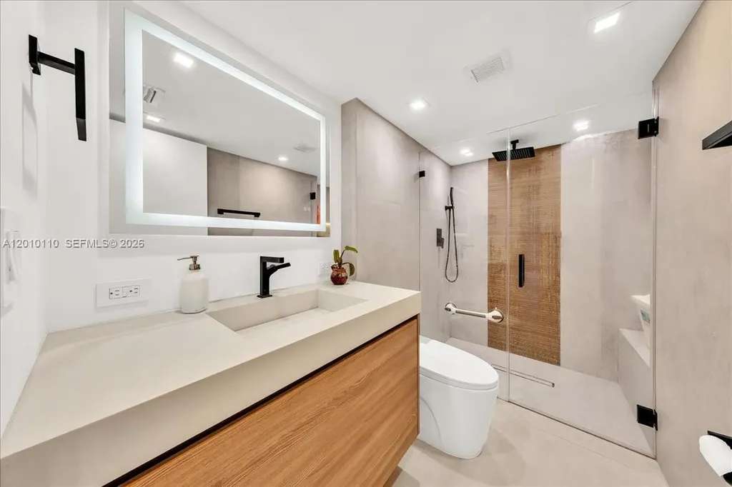 1147 Hillsboro Mile Hillsboro Beach FL 33062
