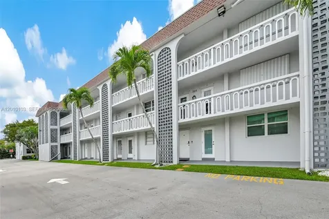 400 SE 10th Street Deerfield Beach FL 33441