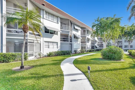 400 SE 10th Street Deerfield Beach FL 33441