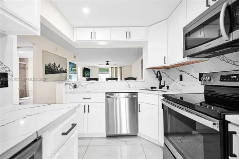 400 SE 10th Street Deerfield Beach FL 33441