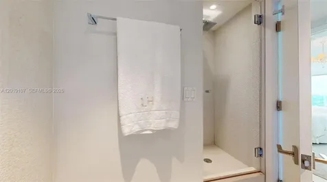 5025 Collins Avenue Miami Beach FL 33140