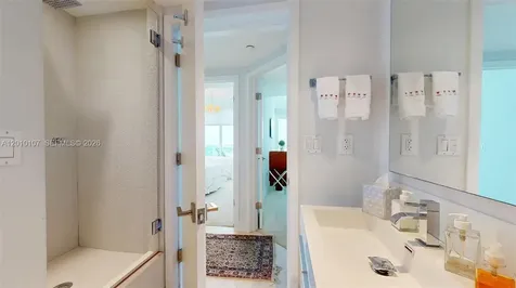 5025 Collins Avenue Miami Beach FL 33140