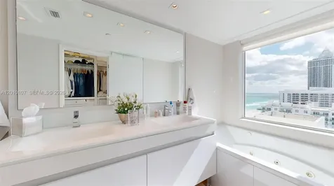 5025 Collins Avenue Miami Beach FL 33140
