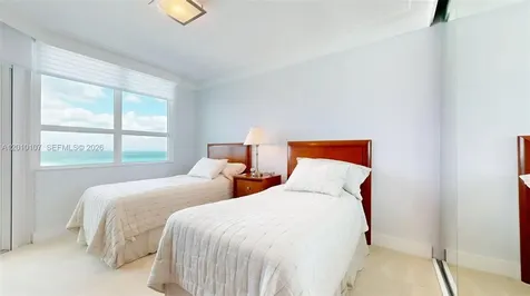 5025 Collins Avenue Miami Beach FL 33140
