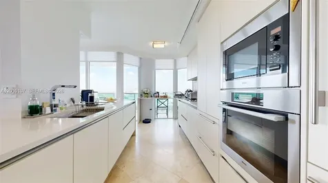 5025 Collins Avenue Miami Beach FL 33140