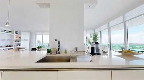 5025 Collins Avenue Miami Beach FL 33140