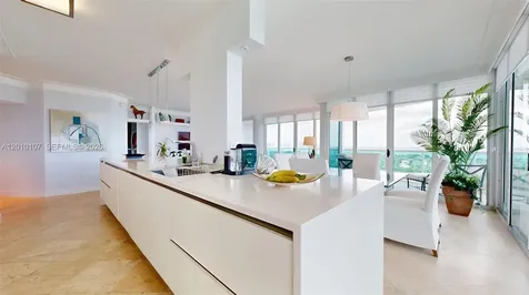5025 Collins Avenue Miami Beach FL 33140