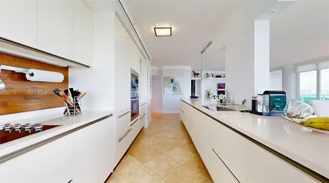 5025 Collins Avenue Miami Beach FL 33140