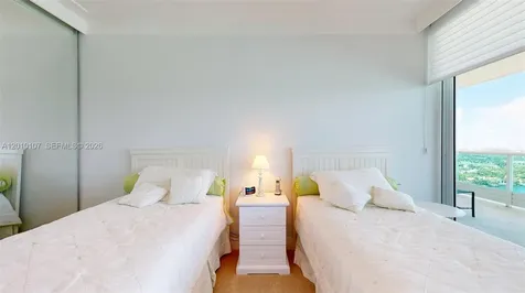 5025 Collins Avenue Miami Beach FL 33140