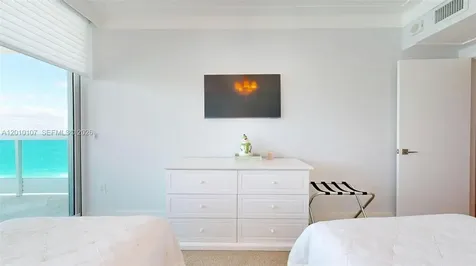 5025 Collins Avenue Miami Beach FL 33140