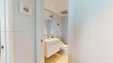 5025 Collins Avenue Miami Beach FL 33140