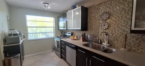 Lauderdale Lakes FL 33313