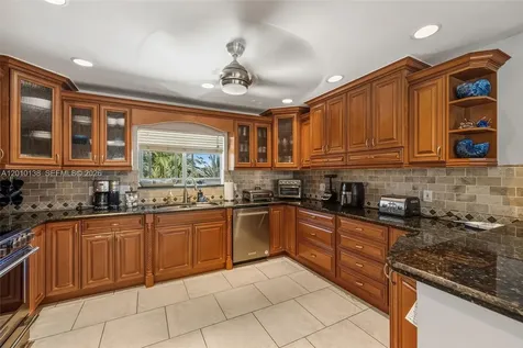 74049 Overseas Islamorada FL 33036