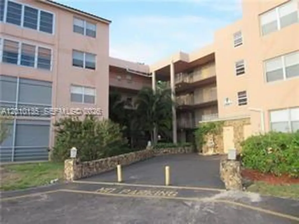 2861 Somerset Drive Lauderdale Lakes FL 33311
