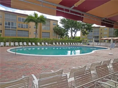 2861 Somerset Drive Lauderdale Lakes FL 33311