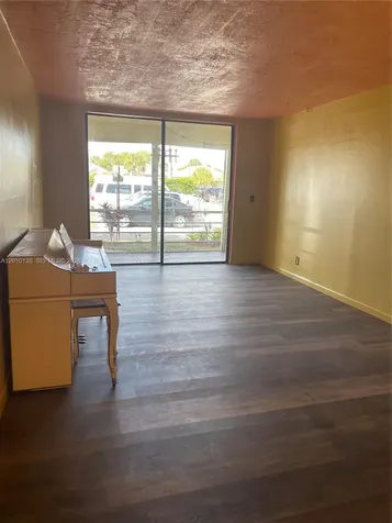 2861 Somerset Drive Lauderdale Lakes FL 33311