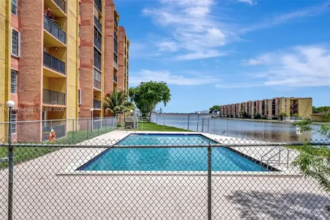 4801 NW 7th Street Miami FL 33126