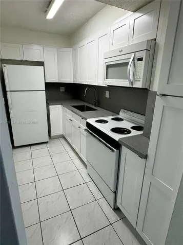 4801 NW 7th Street Miami FL 33126