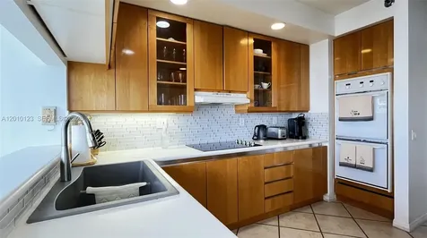 21150 Point Place Aventura FL 33180