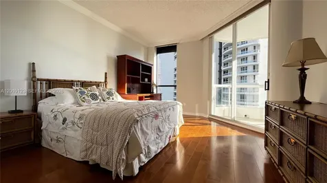 21150 Point Place Aventura FL 33180