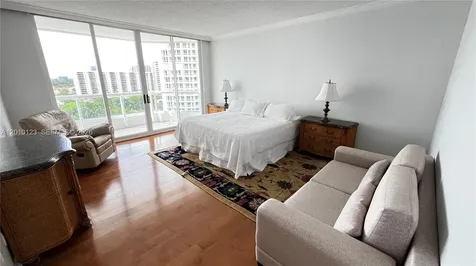 21150 Point Place Aventura FL 33180