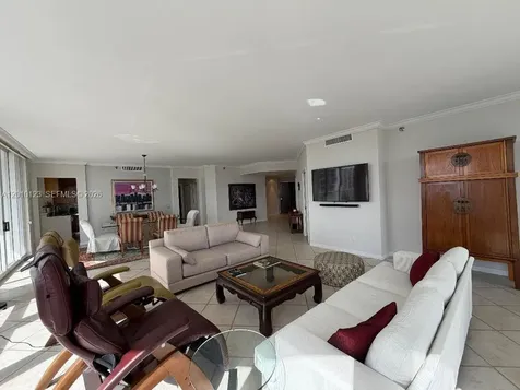 21150 Point Place Aventura FL 33180