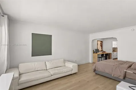 717 Espanola Way Miami Beach FL 33139