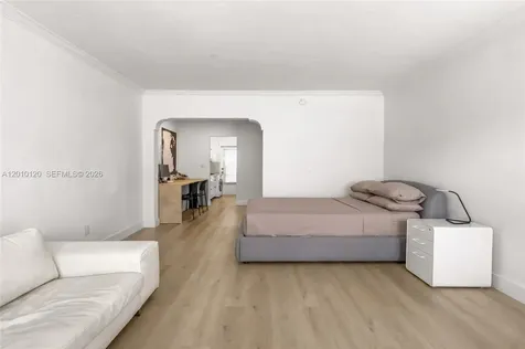 717 Espanola Way Miami Beach FL 33139