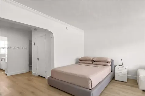717 Espanola Way Miami Beach FL 33139