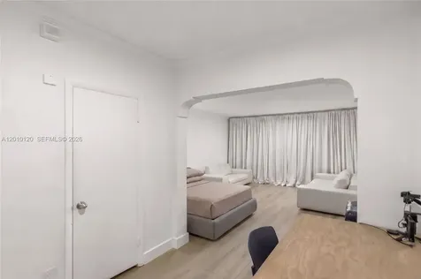 717 Espanola Way Miami Beach FL 33139