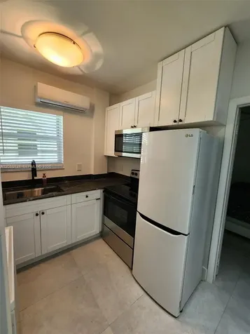 1043 NW 2nd Street Miami FL 33128