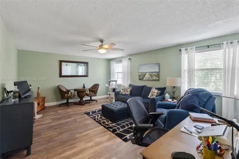 11004 Neptune Drive Cooper City FL 33026