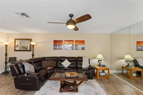 11004 Neptune Drive Cooper City FL 33026
