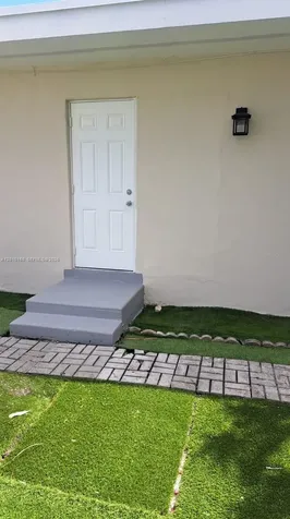 2457 NW 35th Street Miami FL 33142