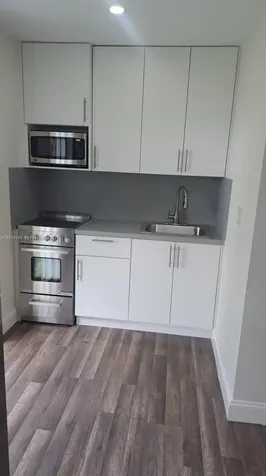 2457 NW 35th Street Miami FL 33142