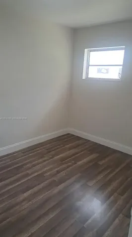 2457 NW 35th Street Miami FL 33142